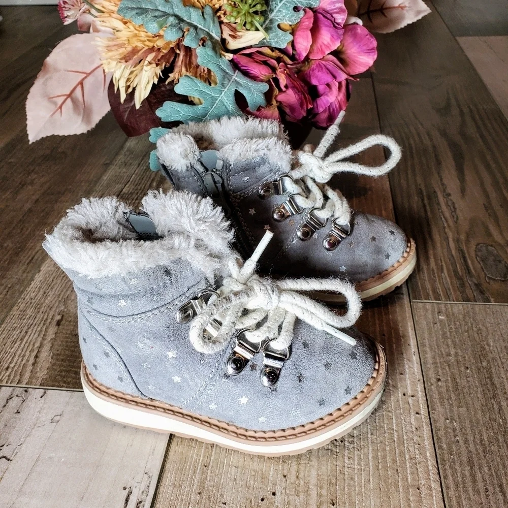 Cat & Jack Toddler Girl’s Boots Reed Lace-Up Fleece Lined Winter Fashion Size 5